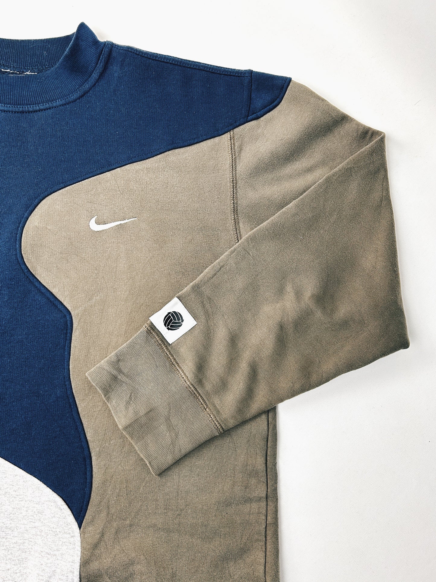 Reworked Nike Sweatshirt #5 (L)