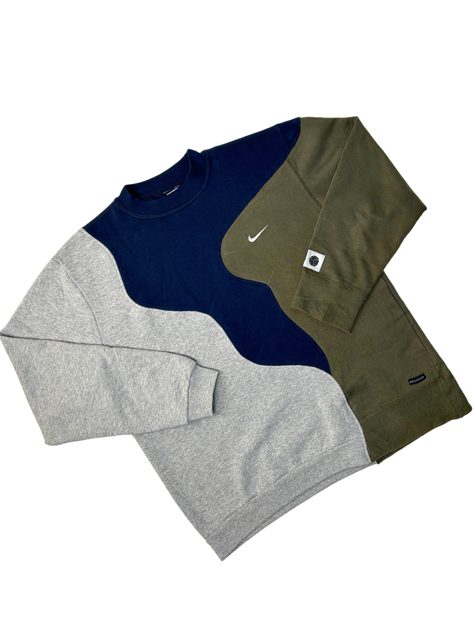 Mnike Reworked Reworked Nike Sweatshirt #5 (L) – Unwanted FC