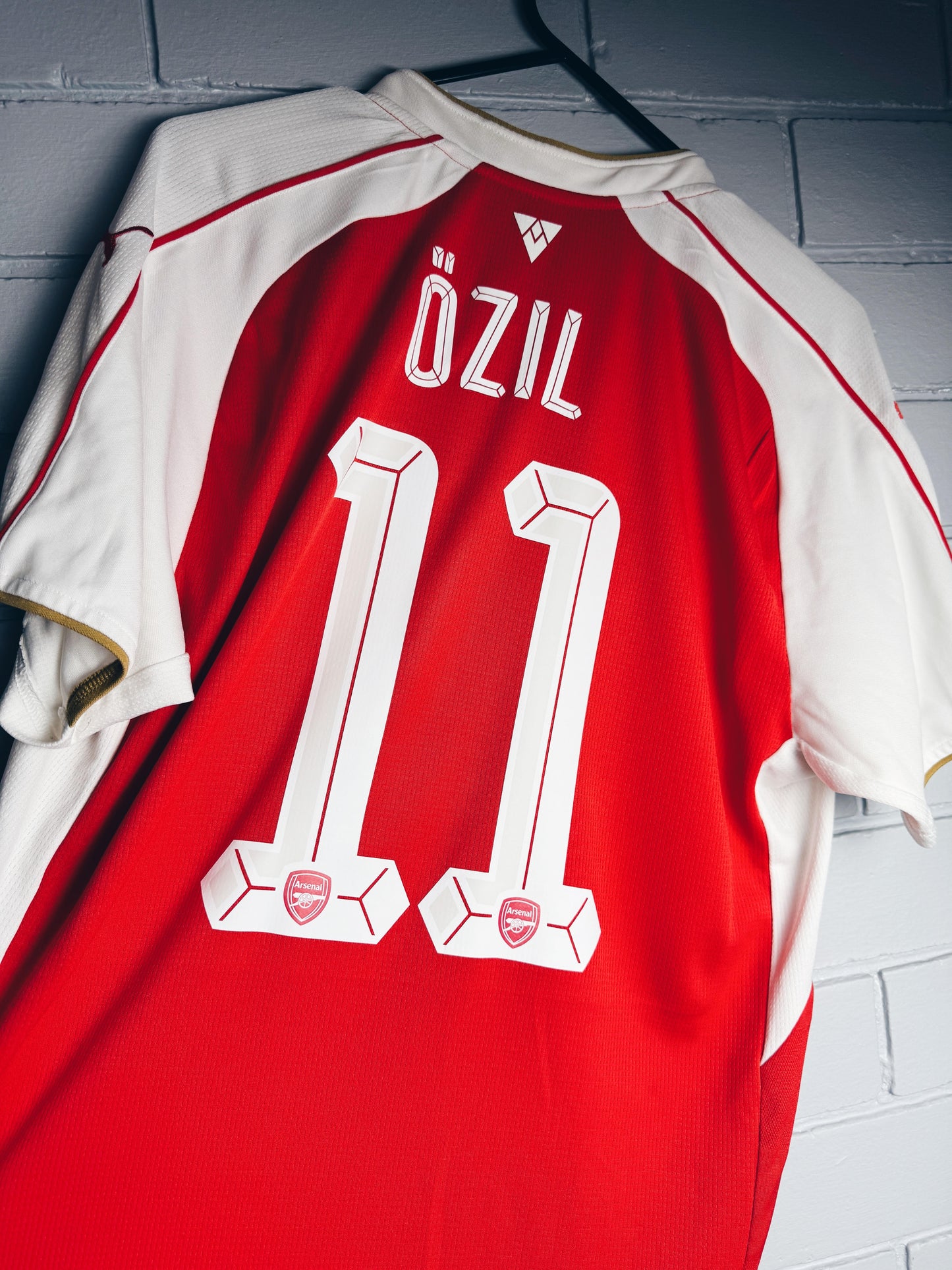 Arsenal Home #11 Ozil 2015-2016 L